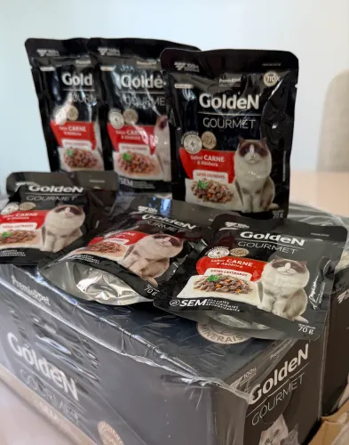 Sachê gatos Golden Gourmet Carne para gatos castrados