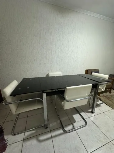 Vendo mesa em inox que expande, linda e perfeita