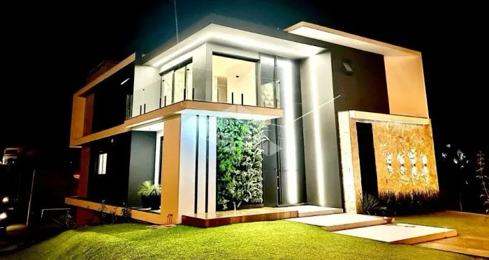 Casa em Condomínio Fechado, 3 suítes, 530m² em Canela/RS