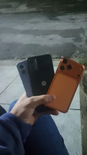 Telefone motoe22 200$