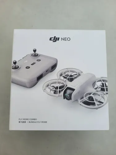 DJI Neo Fly More Combo Completo - 3 Baterias e Controle