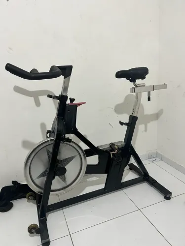 VENDO BIKE ERGOMÉTRICA PROFISSIONAL