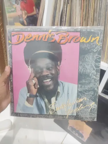 LP de reggae Dennis Brown 