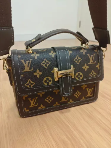 Bolsa Louis Vuitton Monogram Alça Superior Detalhes Dourados Premium