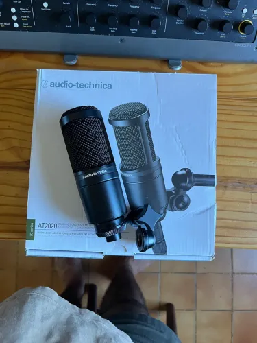 Microfone Audio Technica AT 2020