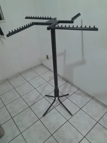 Vendo arara para loja de roupa