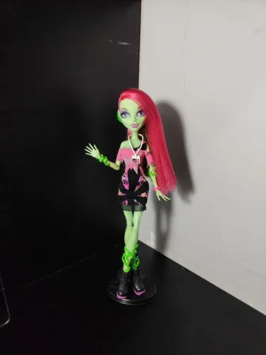 Boneca Monster High Venus McFlytrap Music Festival G1