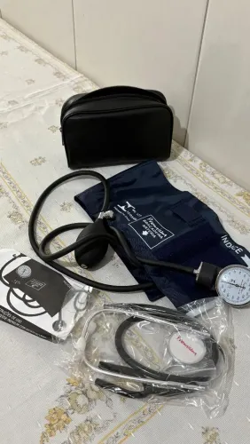 Esfigmomanômetro com estetoscópio - Premium 