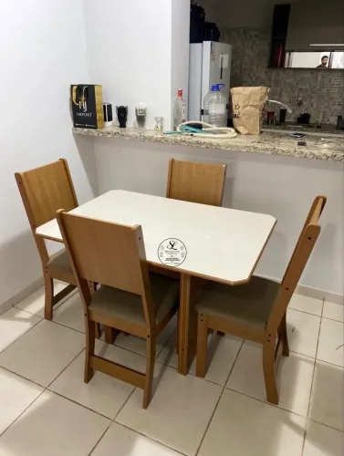 Mesa de Jantar com 4Cadeiras T392