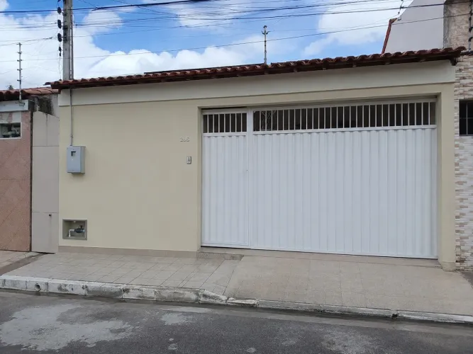Casa na SAPIRANGA, próximo ao SUPER PORTUGAL.