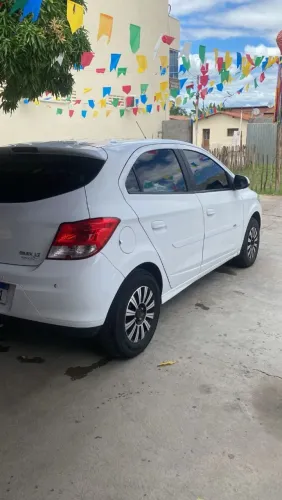 Chevrolet Onix Hatch LT 1.0 8V Flex Power Mec. 4P 2013