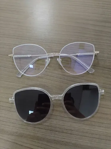 Óculos Clip On com lentes anti reflexo 