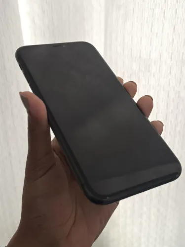 iPhone 11 64GB Preto