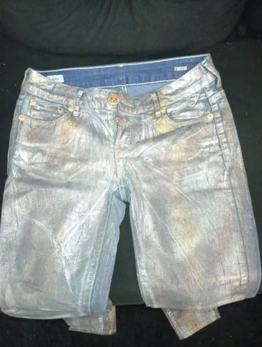 Calça jeans metalizada Fórum