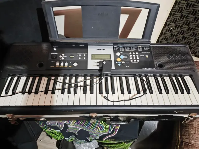 Yamaha psr e223