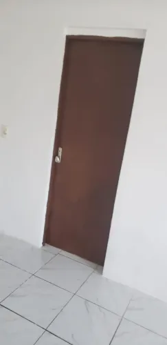 Casa aluga-se