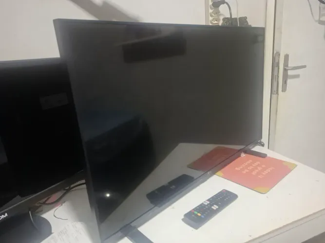 TV LG Smart 32" 32LR600B para retirada de peças 