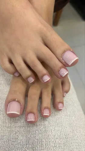 MANICURE + DESIGNER DE SOBRANCELHA REGIÃO NOROESTE GOIÂNIA