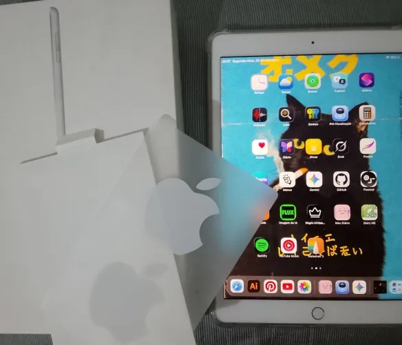 Vendo ou troco iPad 8th geração sem avarias 