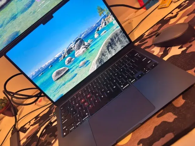 Macbook M2 Air