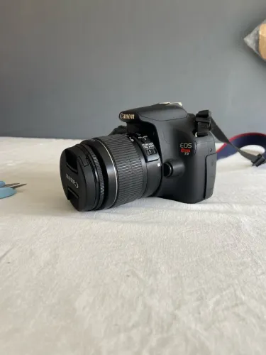 Câmera Cabon T5 + lente do kit