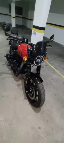  Royal Enfield Hunter 350 - Rebel Red