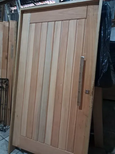 Porta ripada 118x214mt última peça