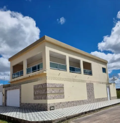 Alugo Casa duplex com varanda no bairro Rosa de Sharon 