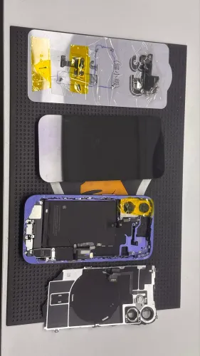iPhone 16 para retirada de peças