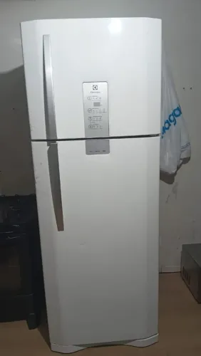 Vende se geladeiras dúplex