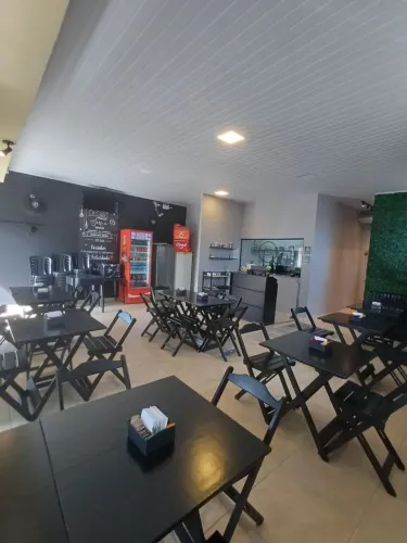 Passa-se ponto comercial montado para lanchonete / delivery em Guaxupé - MG