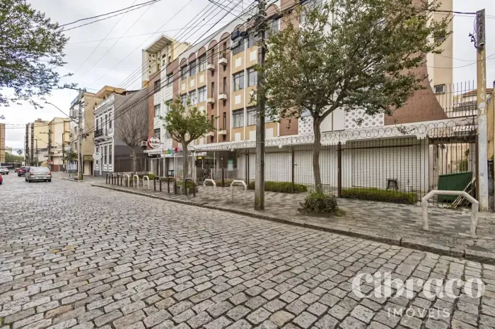 Loja à venda no São Francisco com 242,63m²