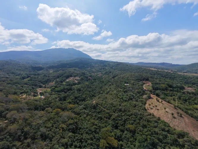Lotes urbanos aos pés da Serra da Piedade