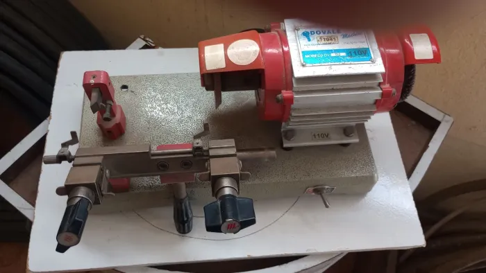 Máquina copiadora de chave Dovale