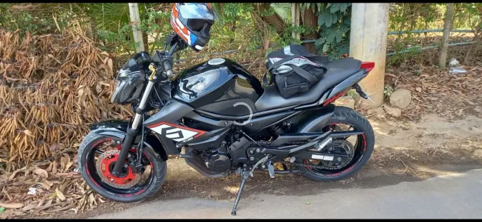 Moto toda revisada linda *