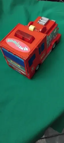 Brinquedo antigo bombulancia