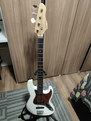 Contra baixo Giannini GB 100 Standard Series