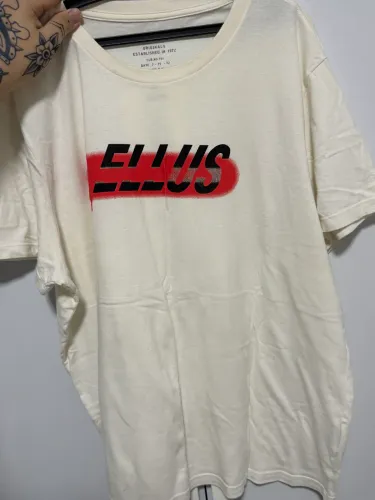 Blusa Ellus branca com vermelho, nunca usada! Tamanho XGG/XXL
