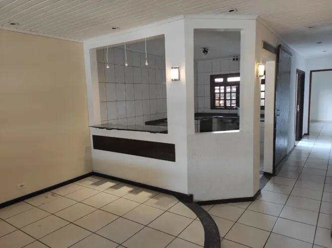 Alugo casa com 130m² direto com o proprietário