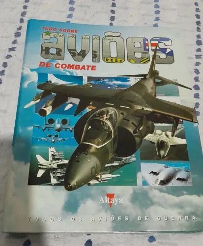Fichário Tudo Sobre Aviões de Combate Altaya