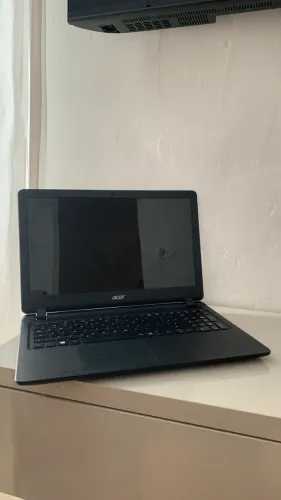 Notebook Acer Aspire ES1-572, processador Celeron