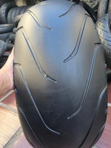 Pneu traseiro 240/40 R18 Michelin Harley Davidson original