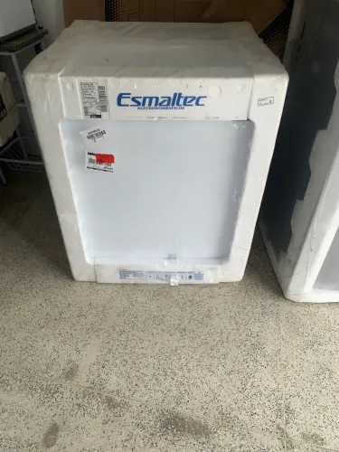 Freezer Esmaltec 230 litros