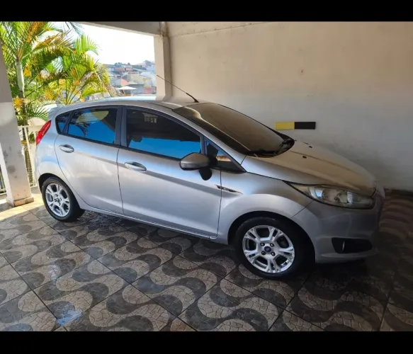 Ford Fiesta 1.6 16V Flex Aut. 5P 2014