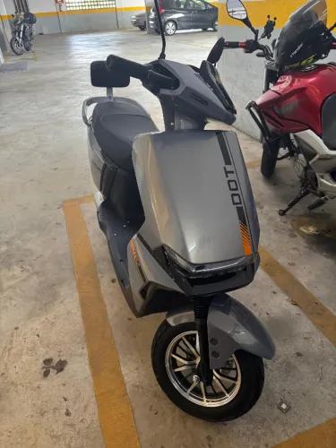 Scooter Elétrica Moto-Chefe DOT 1000W - Isenta de CNH e Placa - Cinza - R$ 6.990