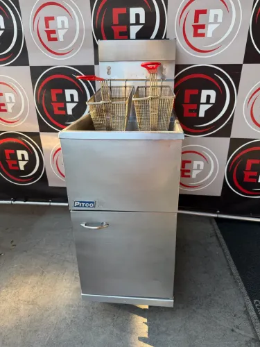 VENDO UMA FRITADEIRA A GÁS PÍTICO MESMO SISTEMA DA VULCAN LG 400