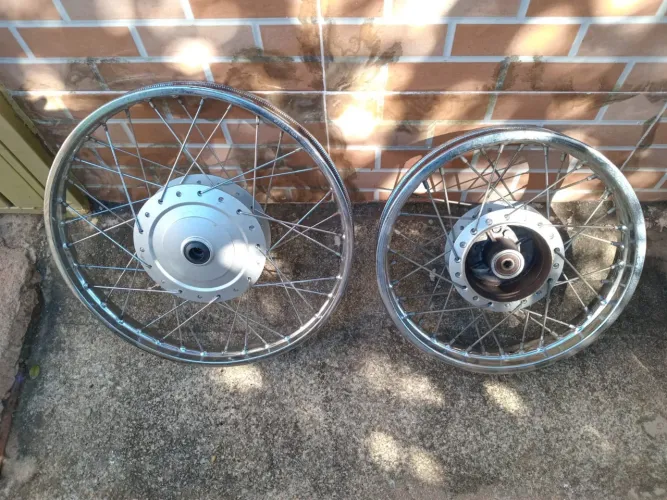 Rodas original da Honda Biz