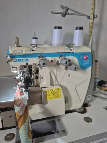 MÁQUINA OVERLOCK INDUSTRIAL 
