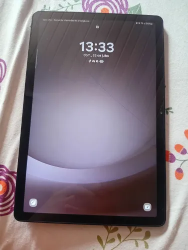 Tablet A9 preto (tem um leve arranhão)