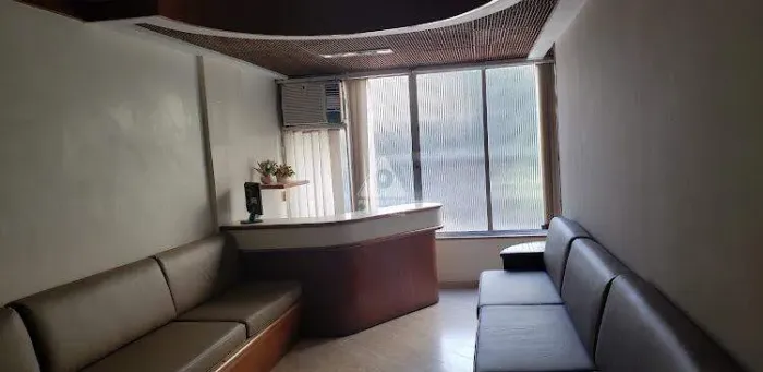 Sala à Venda no Copacabana (Frente) 41 m², 1 Banheiro, Residencial/Comercial